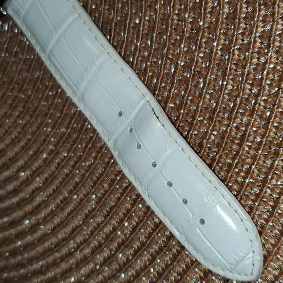 Women's watch - Picture 3 of 9